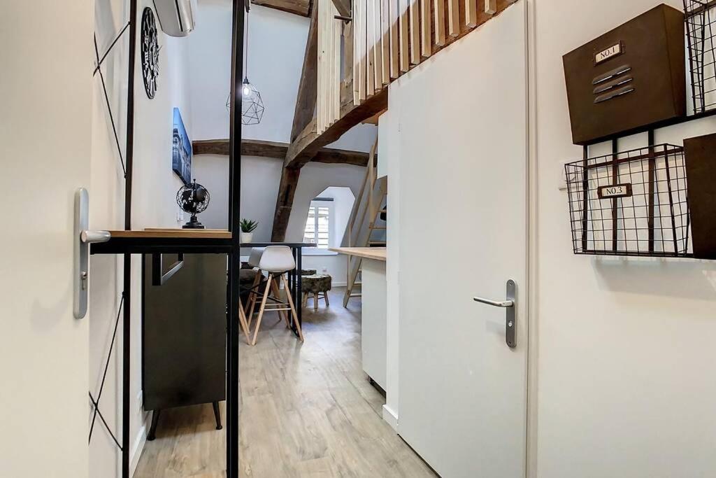 Sous Les Toits En Plein Coeur De Ville Dijon Kültér fotó